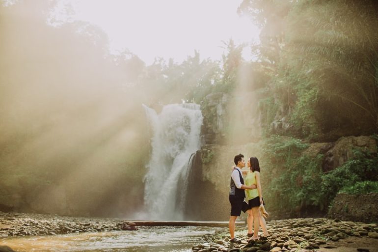 bali wedding photo waterfall