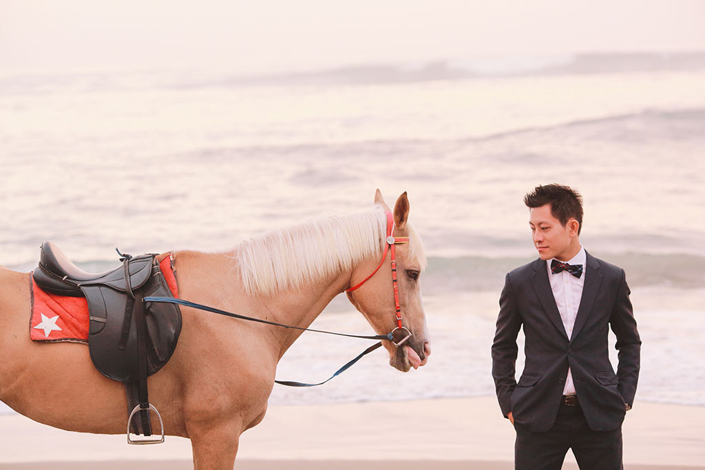 Bali Wedding Photoshoot at Canggu Beach by Maxtu Photography