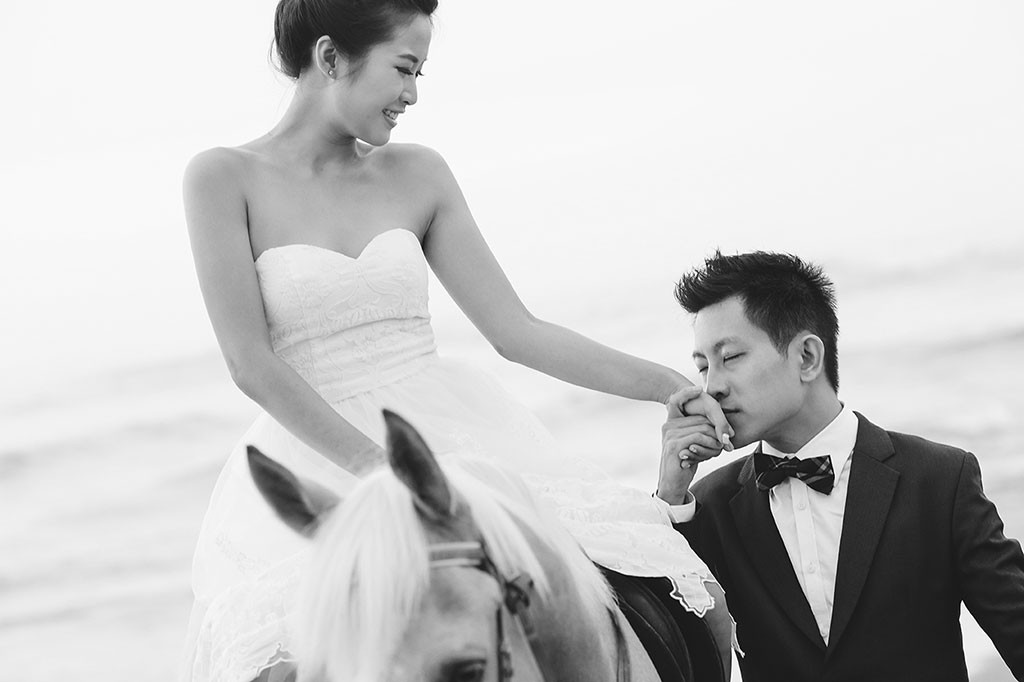 Bali Wedding Photoshoot at Canggu Beach by Maxtu Photography