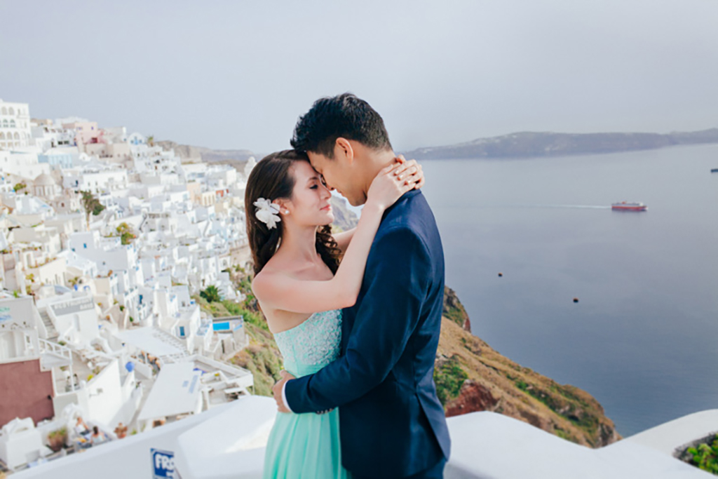 santorini greece prewedding photoshoot by elianos photography onethreeonefour