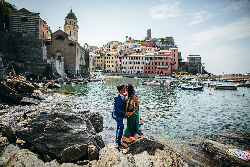 Wotd Vibrant And Colourful Indian Pre Wedding Photo Shoot In Cinque Indian Pre Wedding Photo In Cinque Terre By Alessandro Ghedina