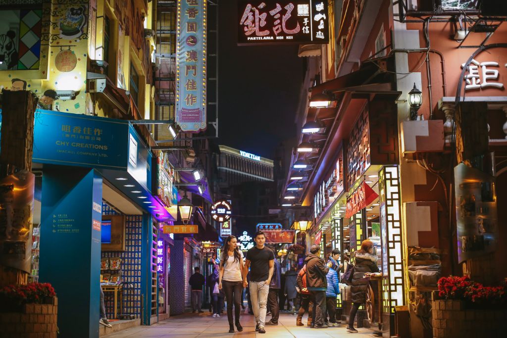 macau engagement photo session by Leighton Andante