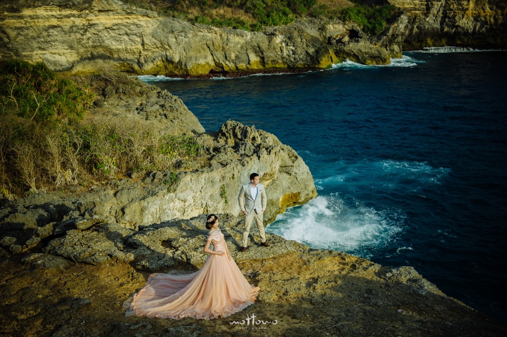 wedding photo at Nusa Penida Pantai Pasih Uug