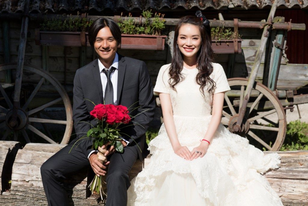 wedding photos of Asian celebrities Shu Qi and Feng De Lun