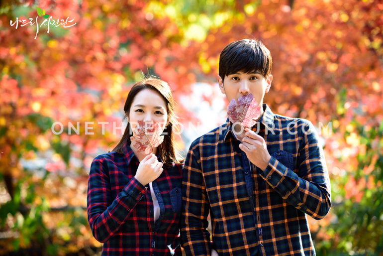 Autumn Engagement Photoshoot ideas - Nadri Studio