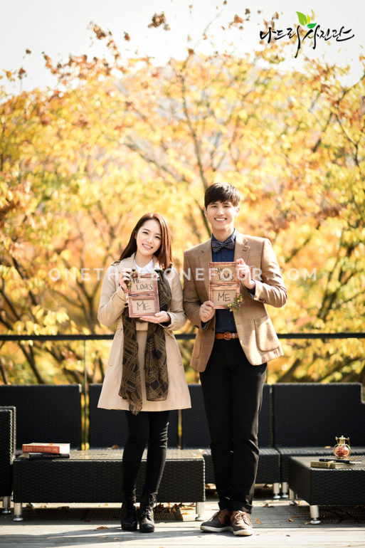Autumn Engagement Photoshoot ideas - Nadri Studio
