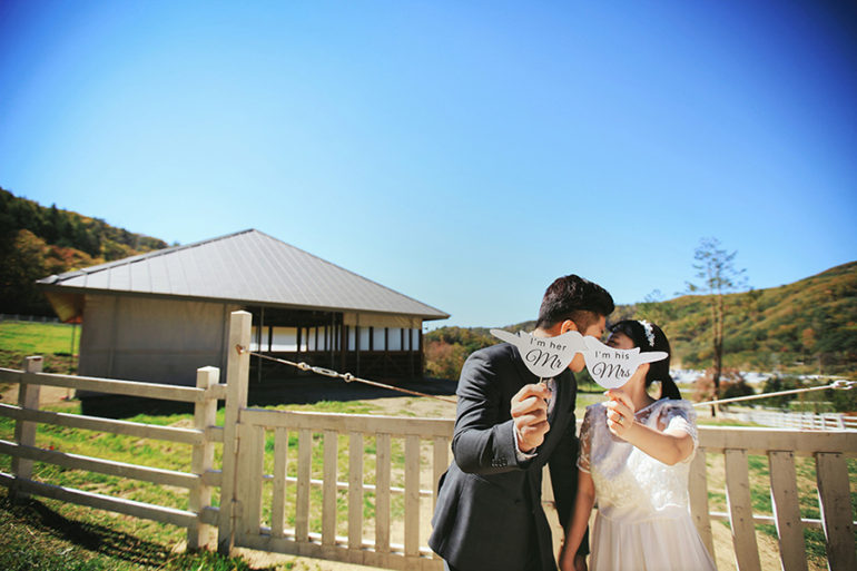 Fun and easy props for pre-wedding photoshoot - Brown Sugar