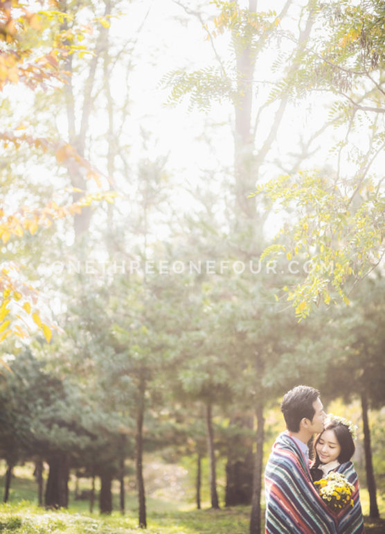 Fun and easy props for pre-wedding photoshoot - SUM Studio