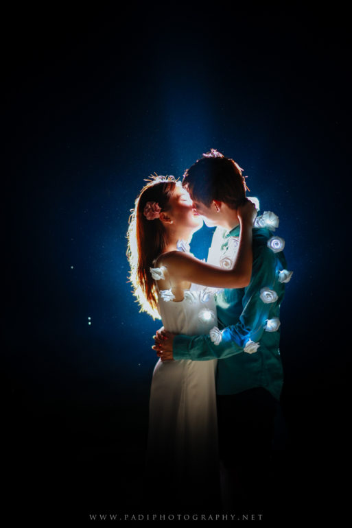 Fun and easy props for pre-wedding photoshoot - Padi photography