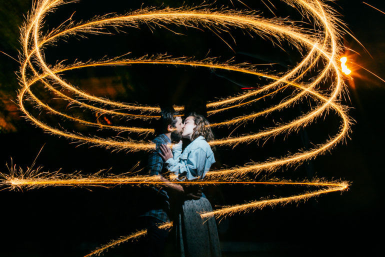 Fun and easy props for pre-wedding photoshoot - Olga Safonova