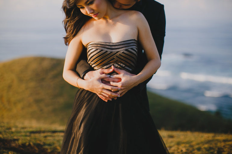 Pre-wedding Photoshoot Poses Ideas - Iluminen Photography