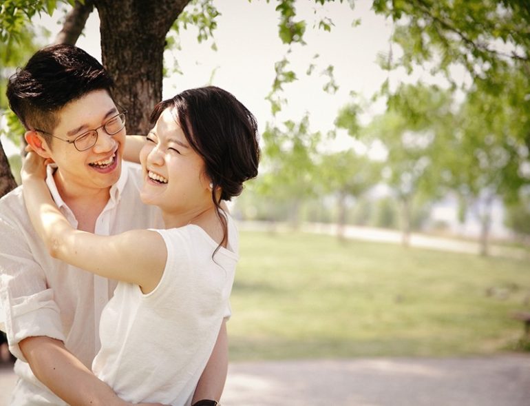 Pre-wedding Photoshoot Poses Ideas - Manoah H Photography