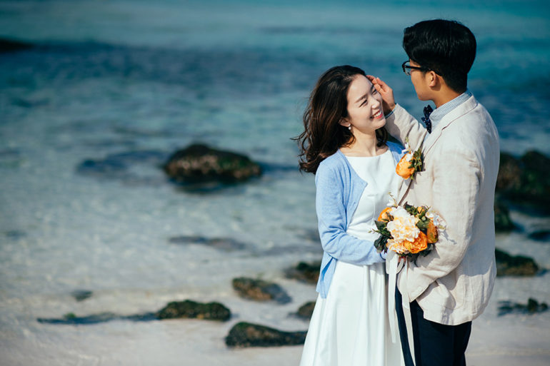 Pre-wedding Photoshoot Poses Ideas - Brown Sugar
