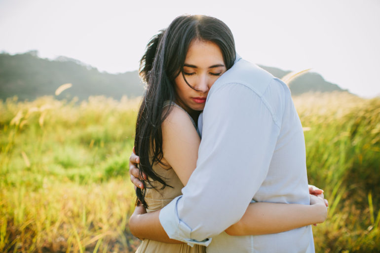 Pre-wedding Photoshoot Poses Ideas - Iluminen Photography