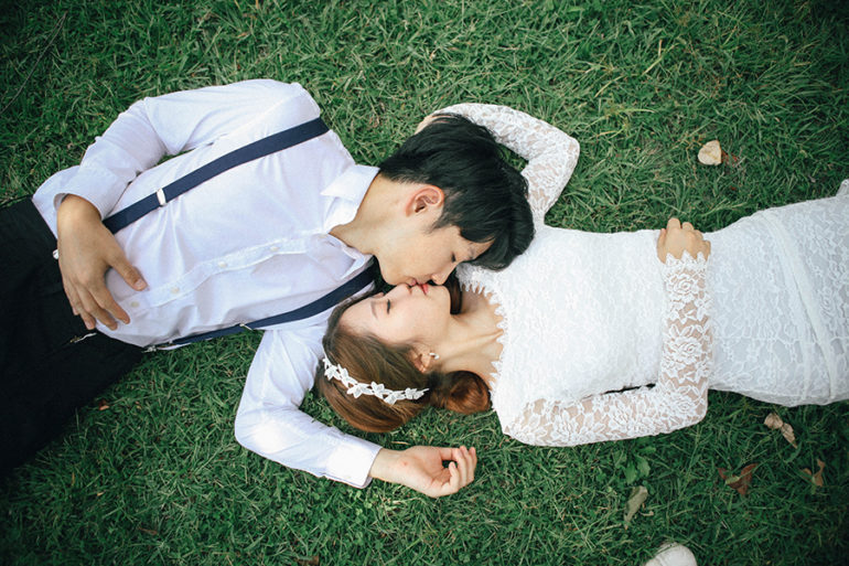 Pre-wedding Photoshoot Poses Ideas - Bohemio Photo