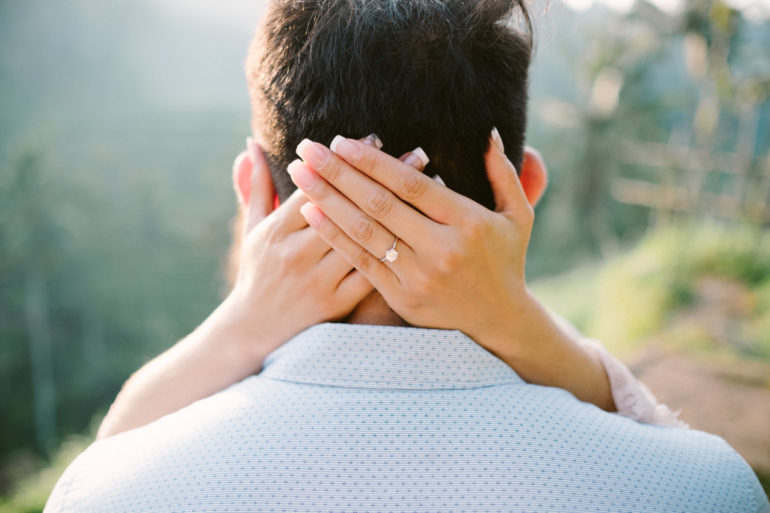 Pre-wedding Photoshoot Poses Ideas - Gusmank