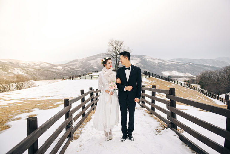 korea pre wedding photo winter wedding shoot