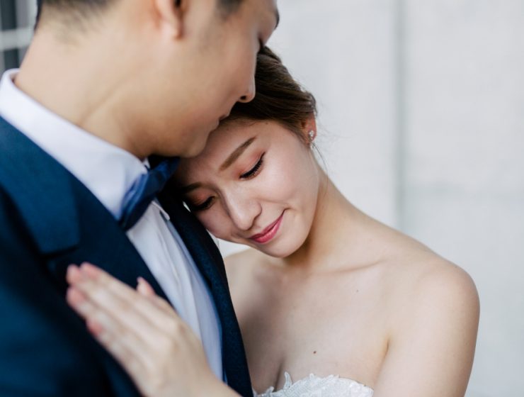 wedding couple bride lean on chest