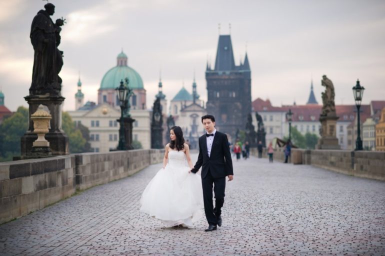 prague wedding photographer raifa