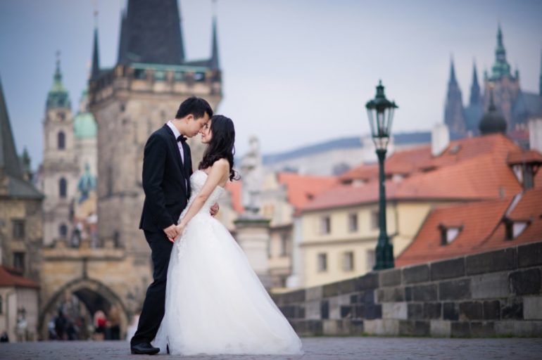 prague wedding photographer raifa