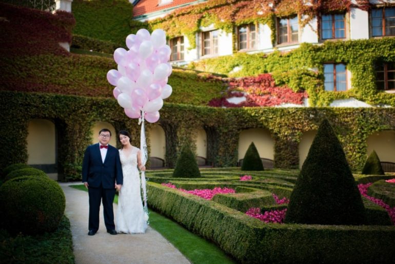 vrtba garden prague wedding photo shoot