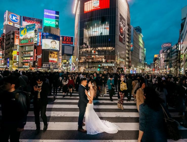 tokyo wedding photoshoot shibuya crossing