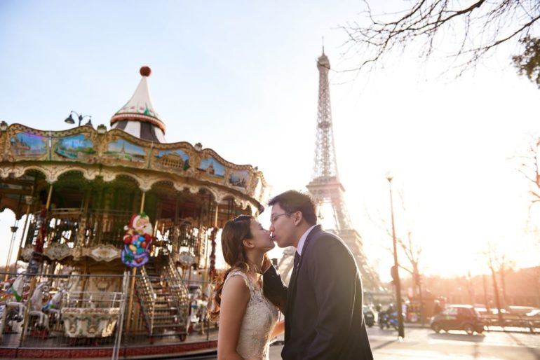 paris wedding photoshoot carousel