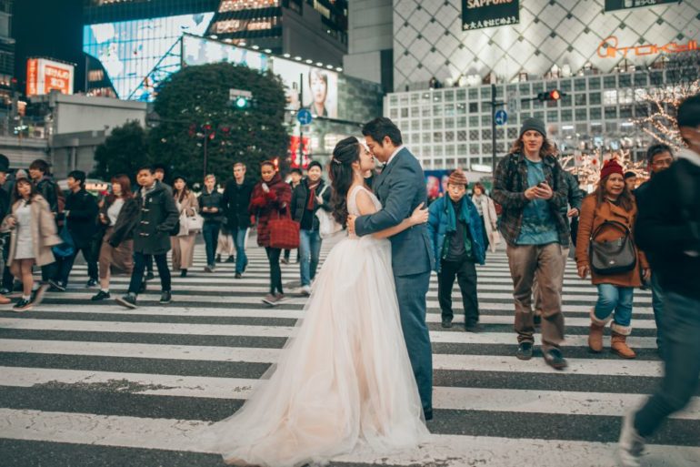 tokyo wedding photoshoot shibuya crossing