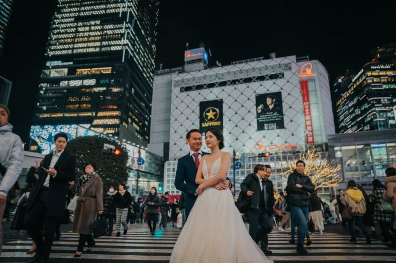 tokyo wedding photoshoot shibuya crossing