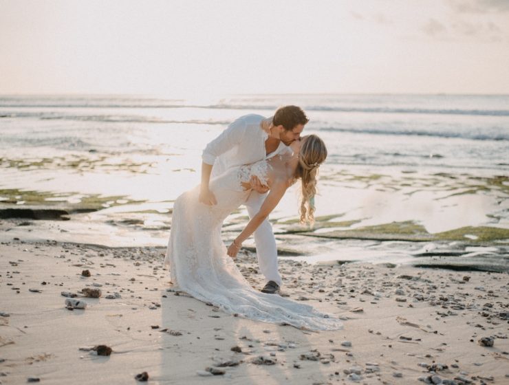 honeymoon photo beach bali