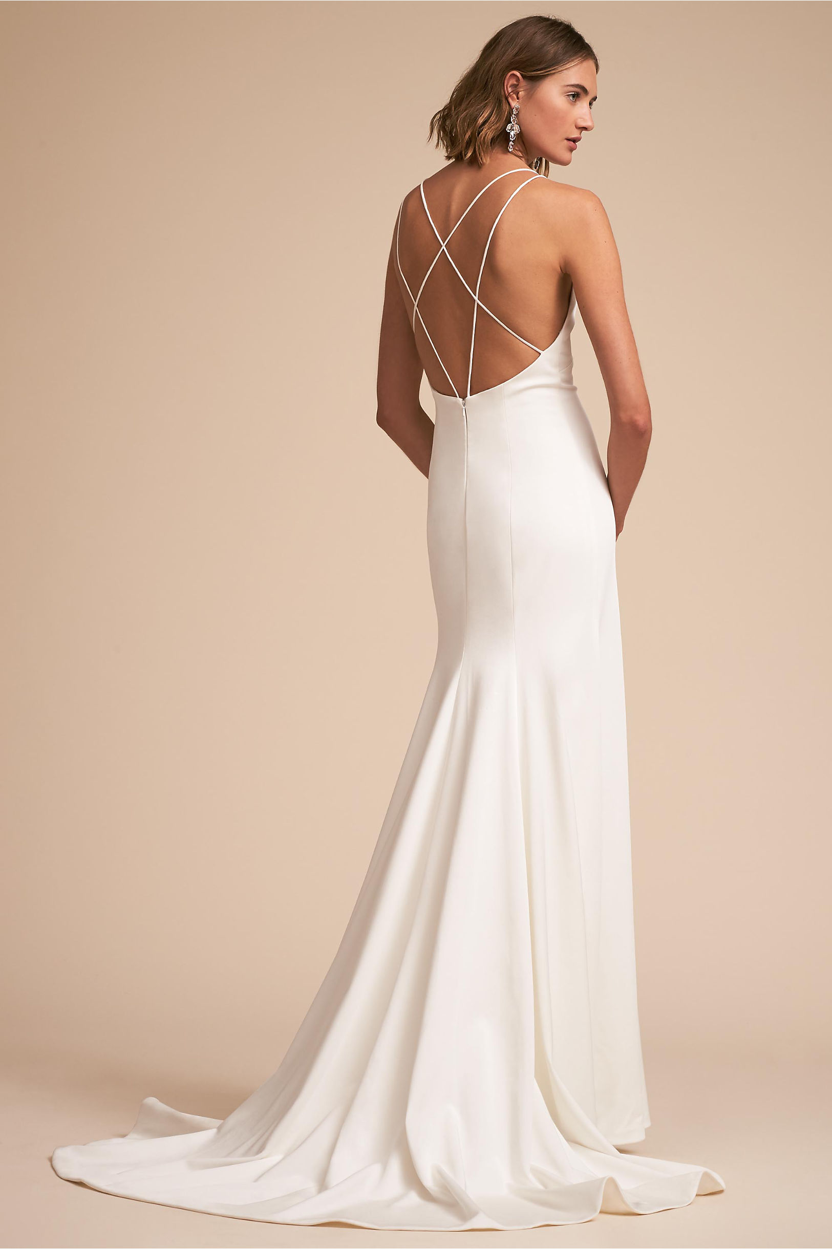 15 Sleek Wedding Gowns for the Minimalist Brides - OneThreeOneFour Blog