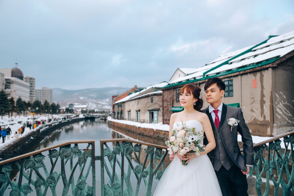 Hokkaido Wedding Photoshoot: 13 Winter Photoshoot Ideas For Dreamy Couple  Shots - OneThreeOneFour Blog