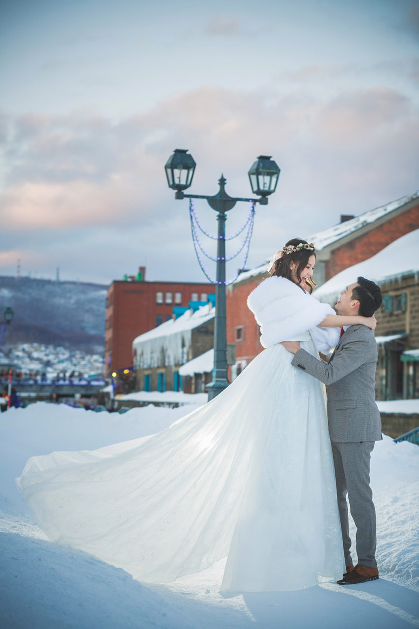 Hokkaido Wedding Photoshoot: 13 Winter Photoshoot Ideas For Dreamy Couple  Shots - OneThreeOneFour Blog