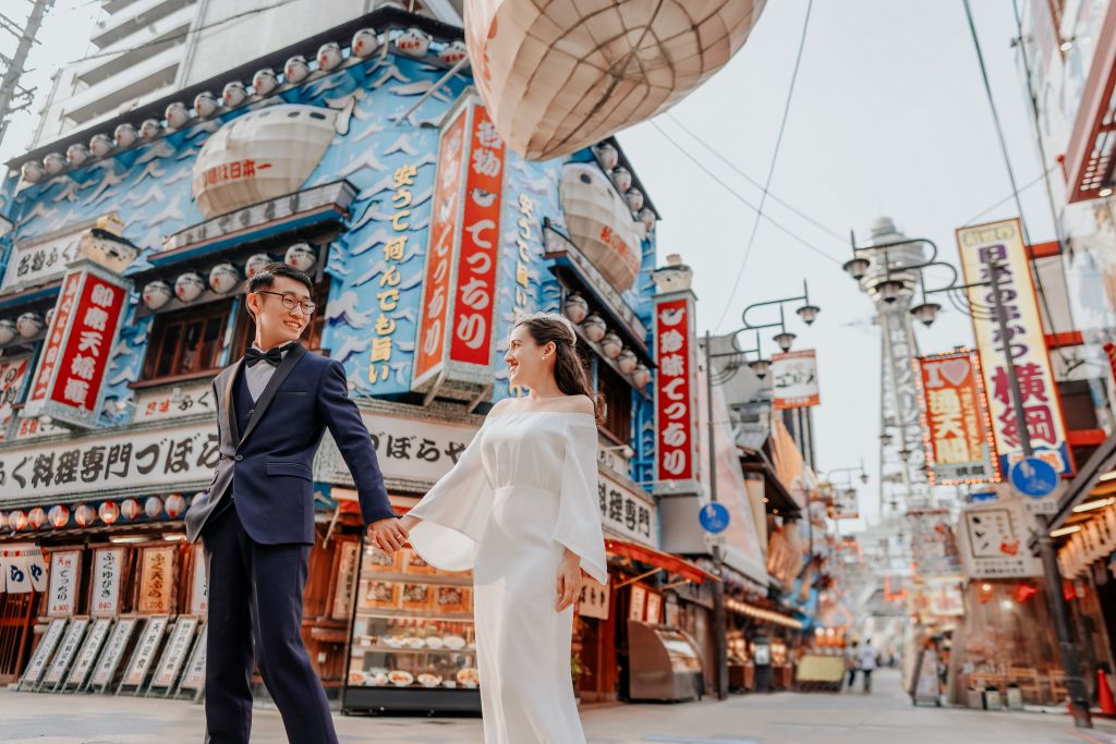 Osaka wedding photoshoot Shinsekai
