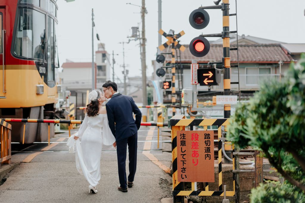 kyoto wedding photoshoot railway station
