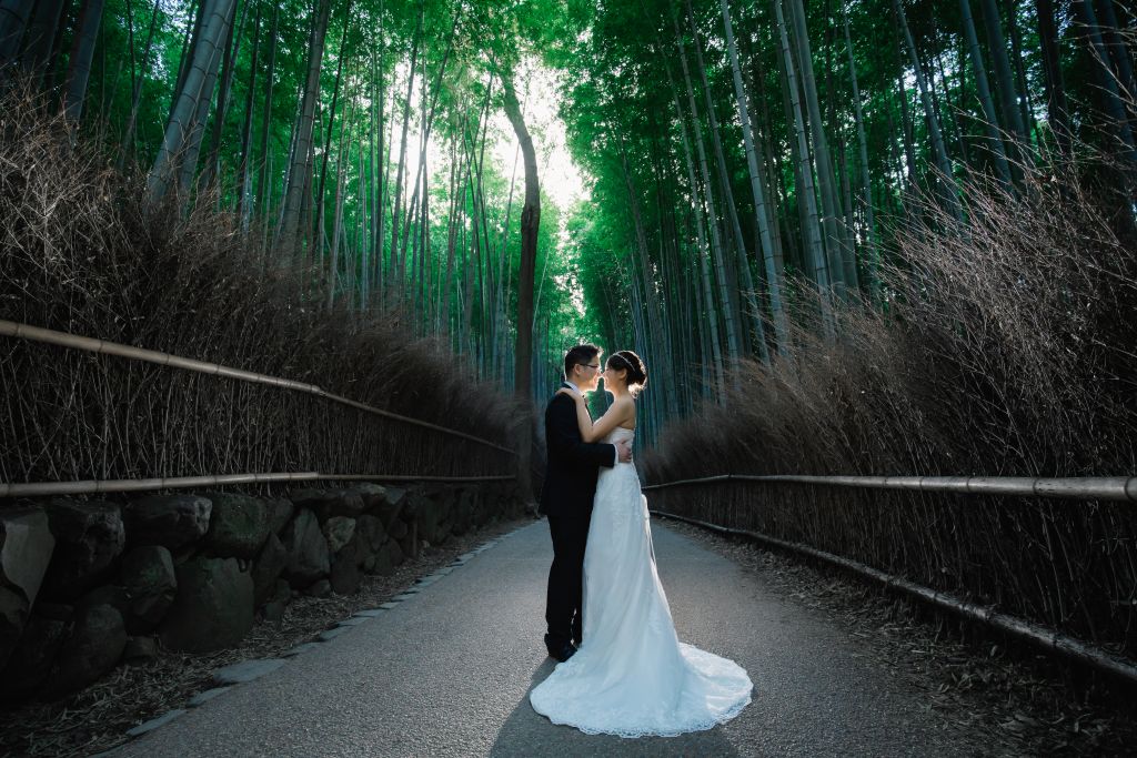 kyoto wedding photoshoot bamboo grove