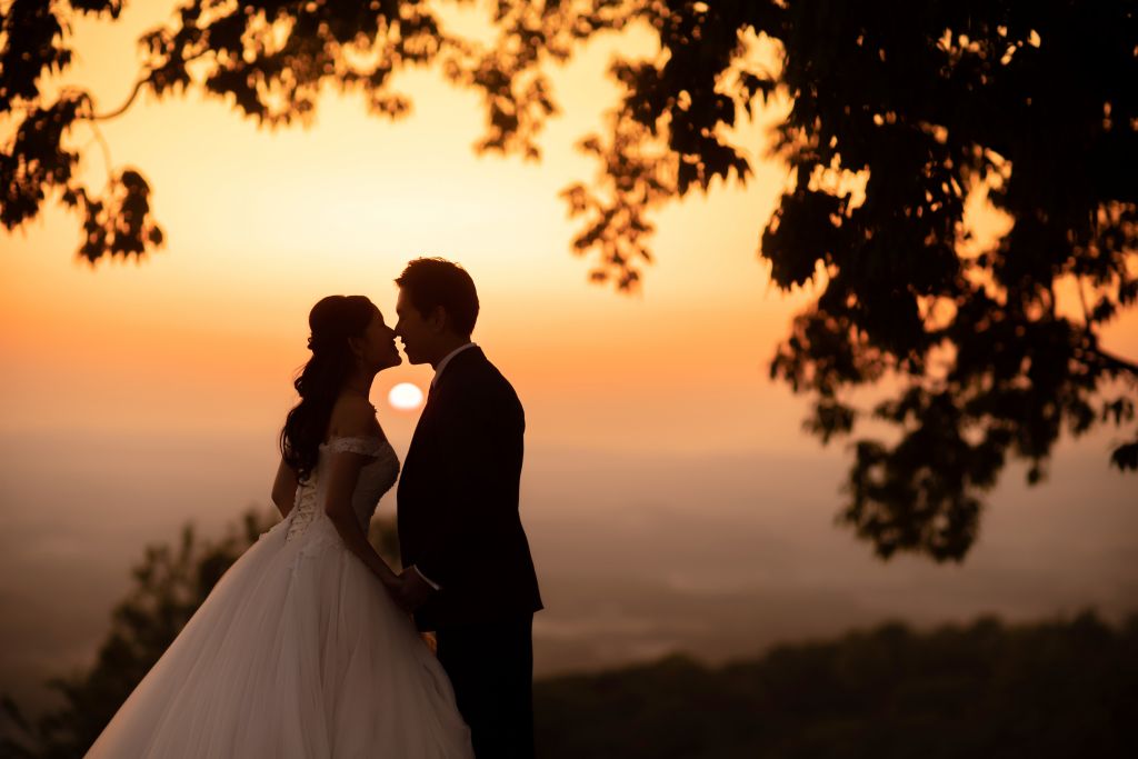kyoto wedding photoshoot sunset mount wakakusayama