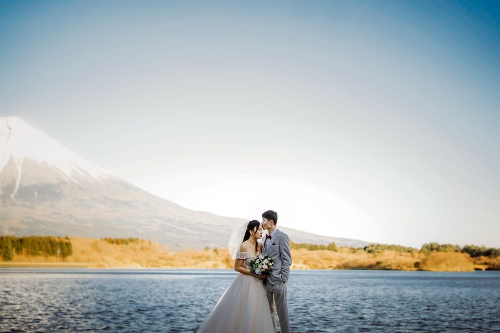 tokyo wedding photoshoot tanuki lake mt fuji