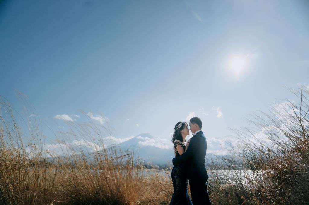 mt tokyo wedding photoshoot lake kawaguchiko
