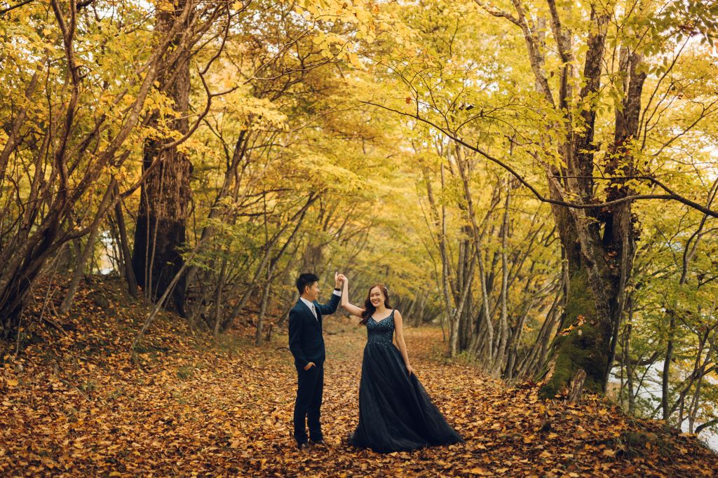 tokyo japan wedding photoshoot in forest during autumn