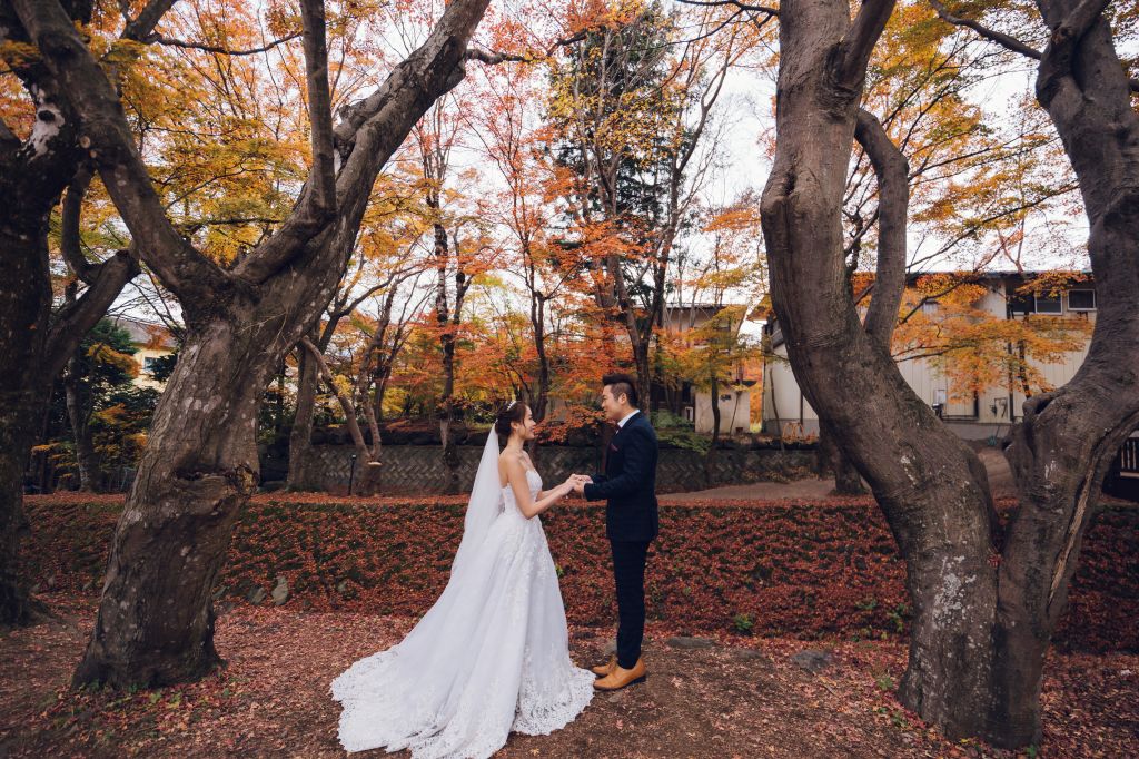 tokyo autumn wedding photoshoot maple corridor