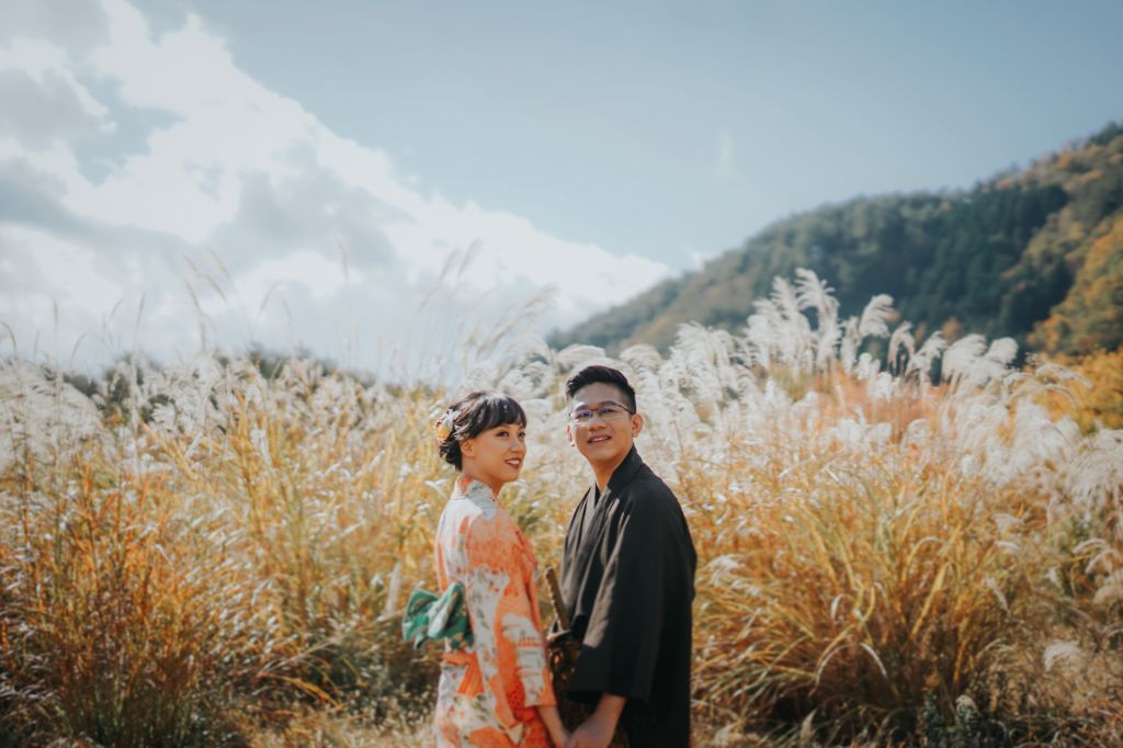 tokyo autumn kimono wedding photoshoot Iyashinosato Village