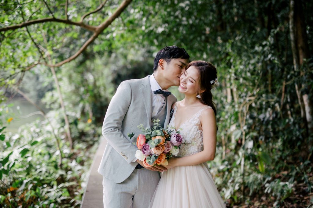 singapore wedding photoshoot macritchie reservoir