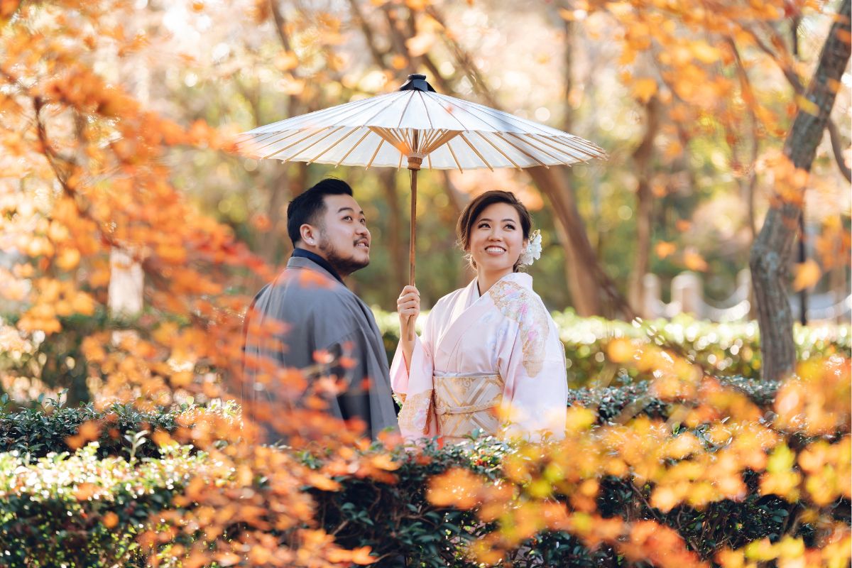 Japan Autumn Pre-Wedding Photoshoot at Shinnyodo Temple