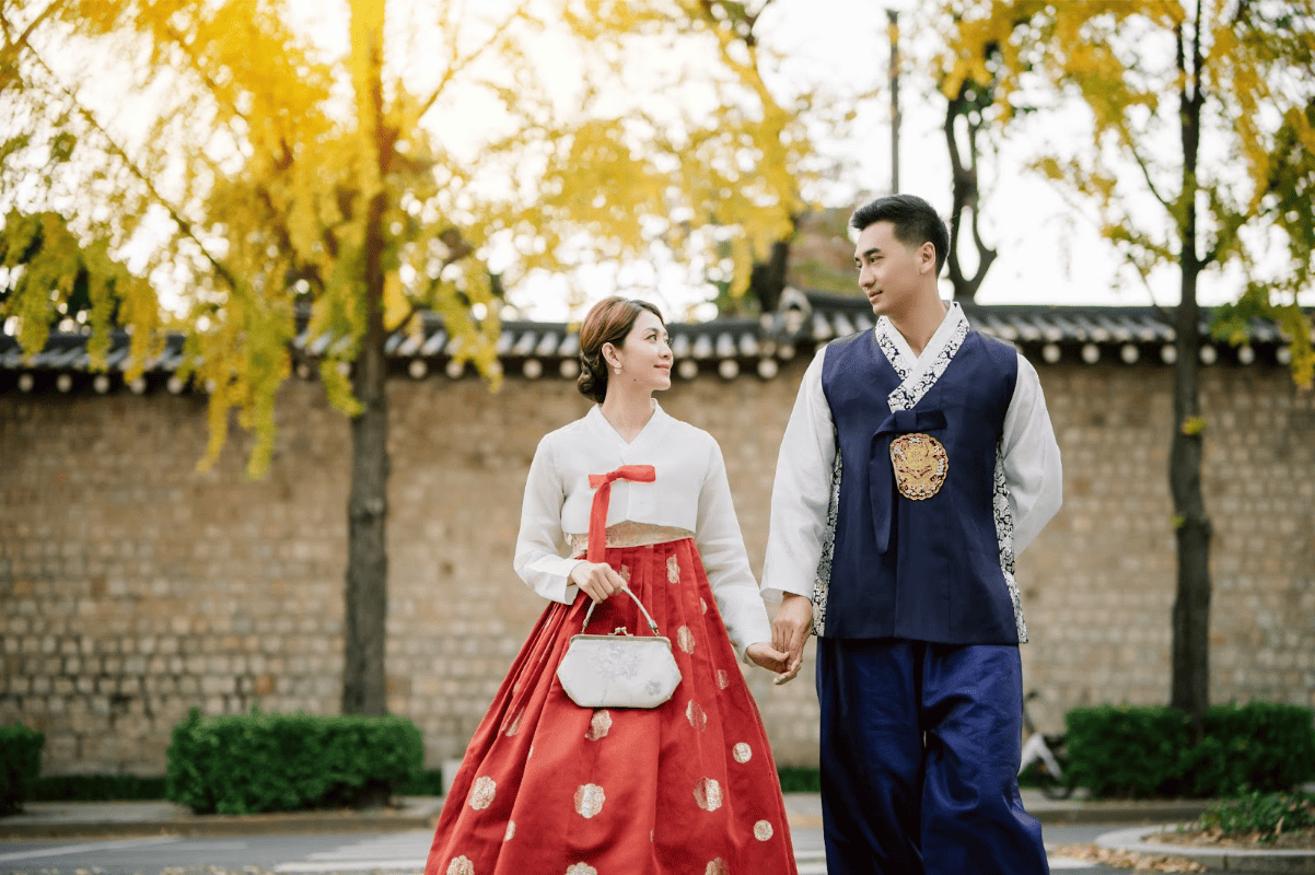 Hanbok Photoshoot Experience in Korea’s Autumn Season