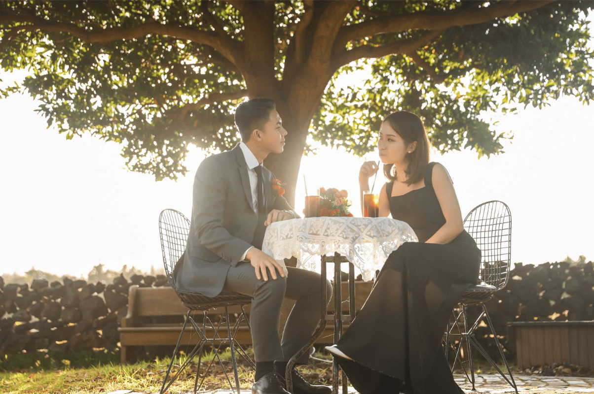 Visiting Cafe or Bookstore for Your Korea Autumn Pre-Wedding Photoshoot