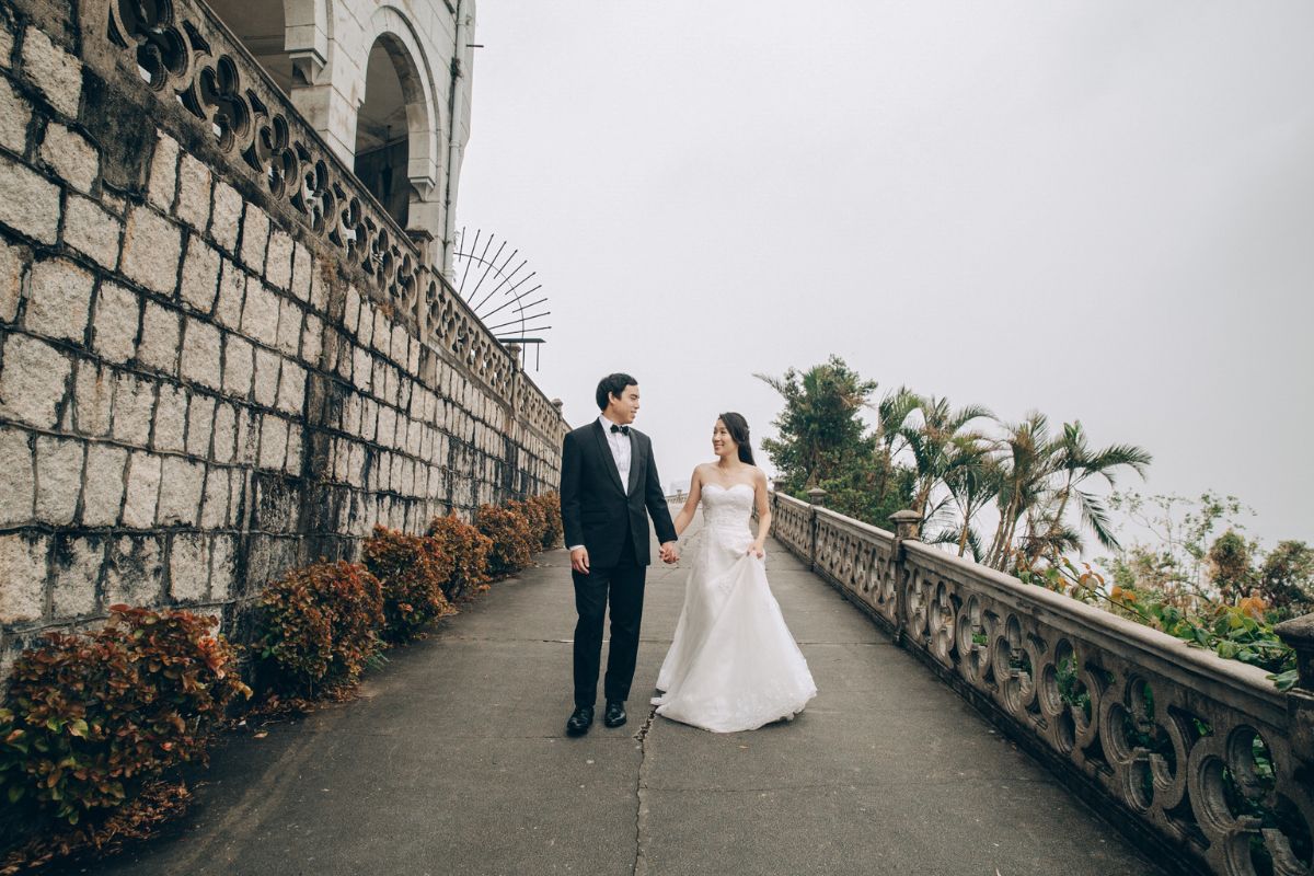 Couple having Macau pre-wedding photoshoot